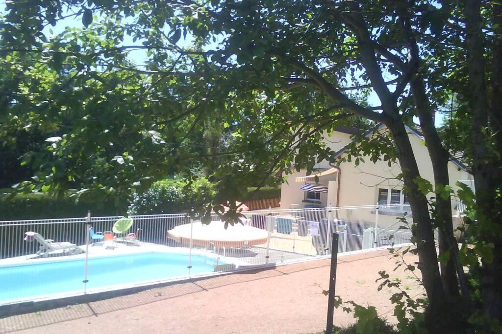 Maison/Gite Familial Dans Le Jura A 200M Du Lac Avec Piscine Privee Marigny  Eksteriør billede